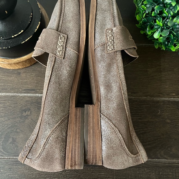 Gianni Bini Size 9.5 M Tan Brown Leather Silver Metallic Sparkle Penny Loafers - Picture 6 of 14